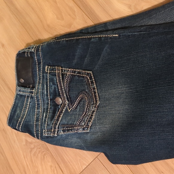 Silver Jeans - Picture 2 of 3